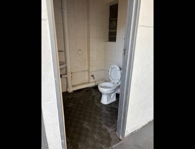 BUSINESS PROPERTY TO RENT IN OVERPORT